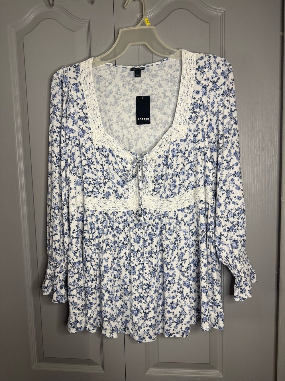 Torrid White & Blue Floral Lace-Trim Blouse